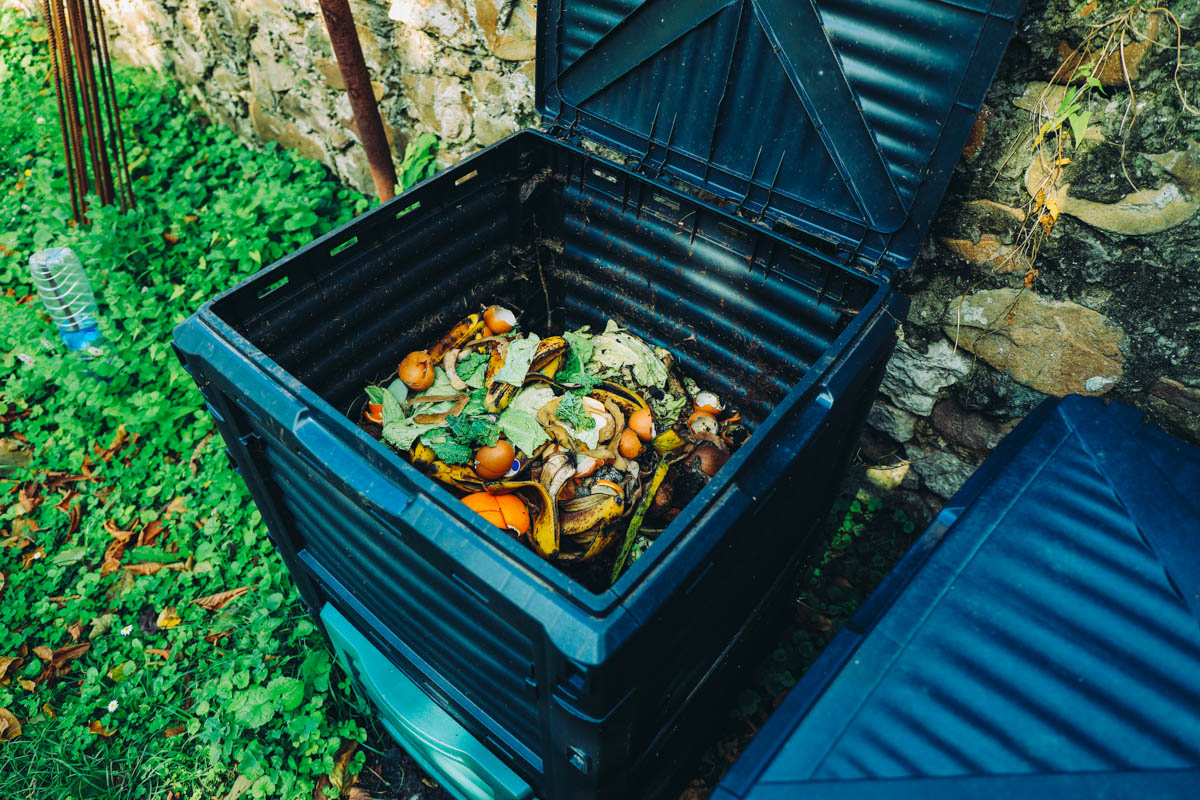 How to Make Your Own Lawn Compost • GreenView