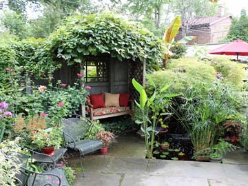 Outdoor sitting room